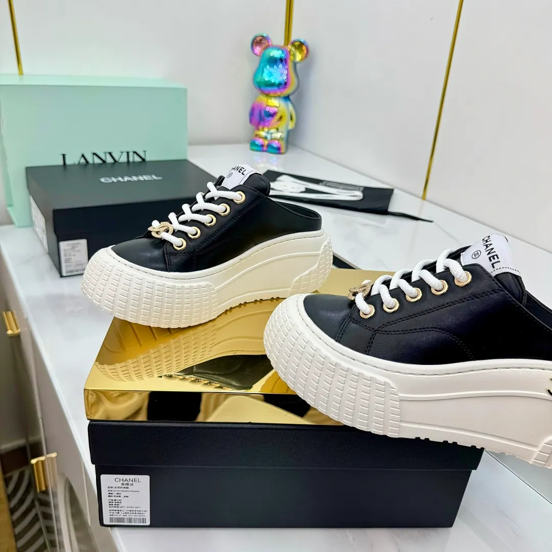 👟👟Ex-factory price 620👟👟 Chanel bread shoes ~ original calfskin panda shoes Chanel 25C latest hot style panda black and white sports shoes casual sneakers Xiaoxiang hot item classic black and white panda color coco girls must pay Fabric: original custom mixed sheepskin lining: original imported breathable mesh lining outsole: Original molded rubber + TPU combination Size: Women's 35-41 👉 👉 👉